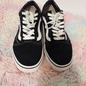 Black vans size 6 Men or women size 7.5